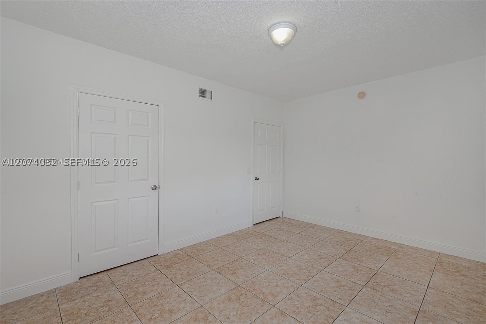 2452 Centergate Dr 103 Property Photo 14