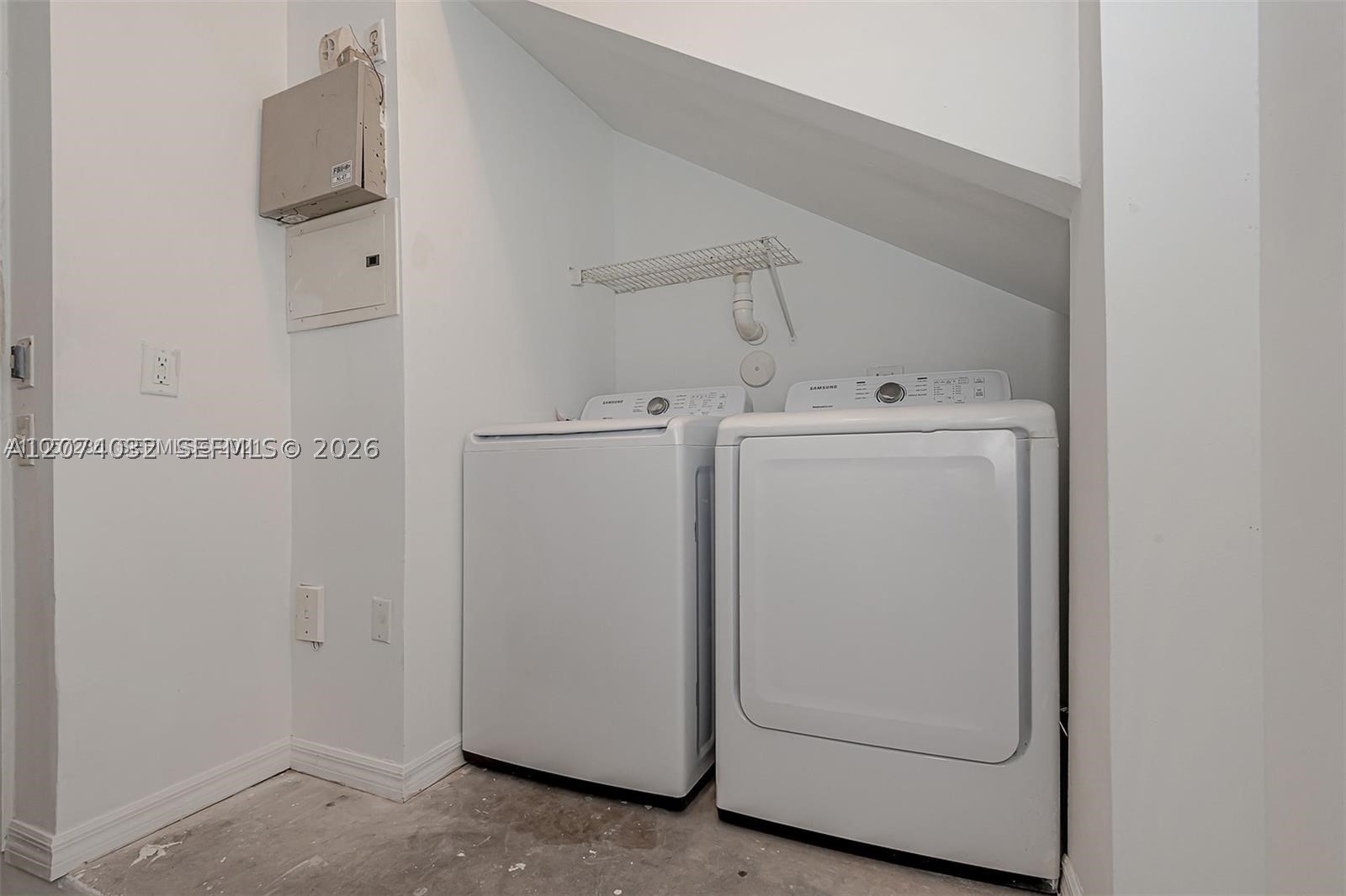 2452 Centergate Dr 103 Property Photo 18