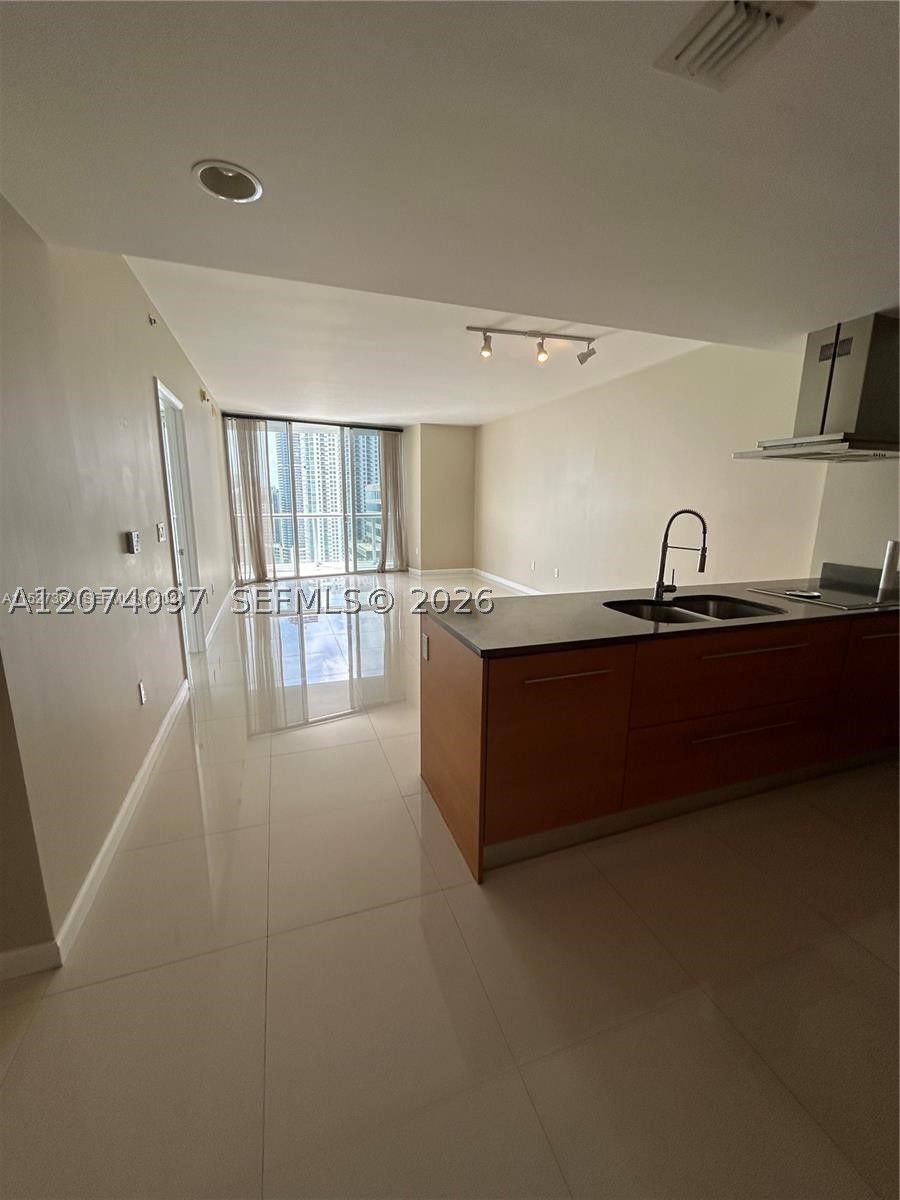 495 Brickell Ave 3609 Property Photo 4