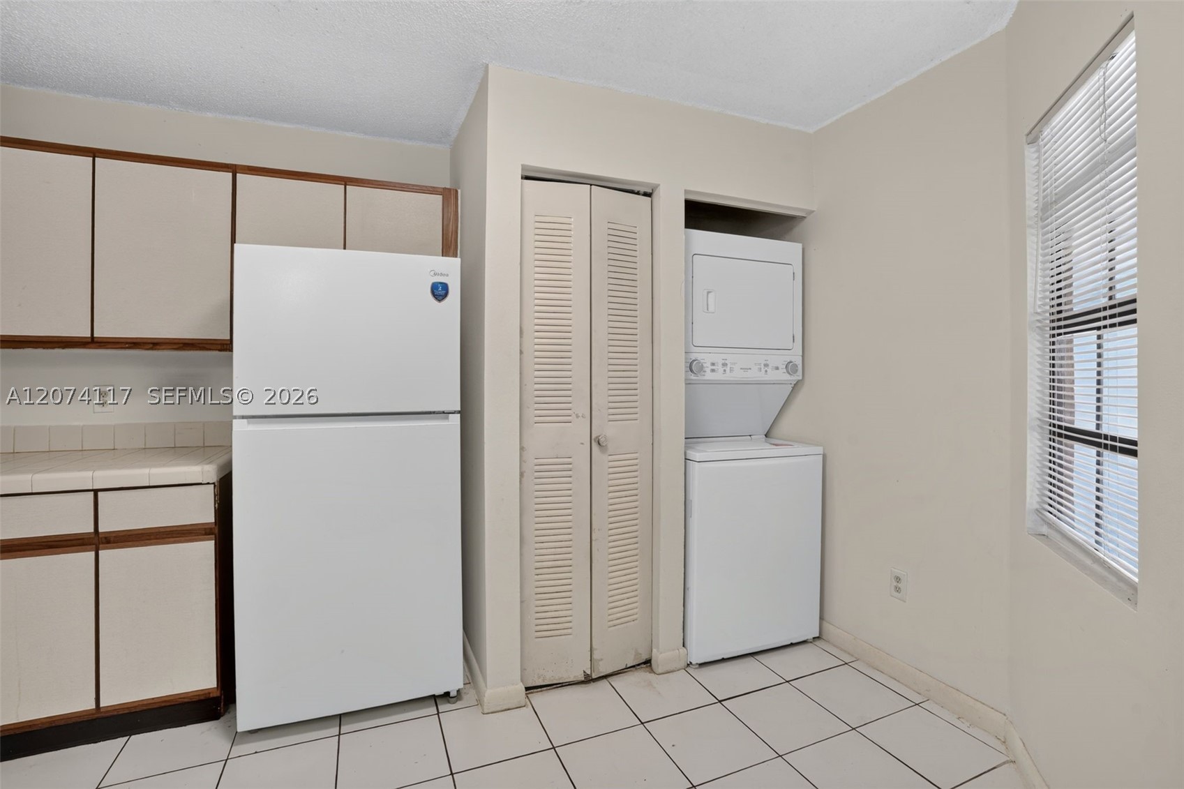 1080 N Franklin Ave 1080e Property Photo 11