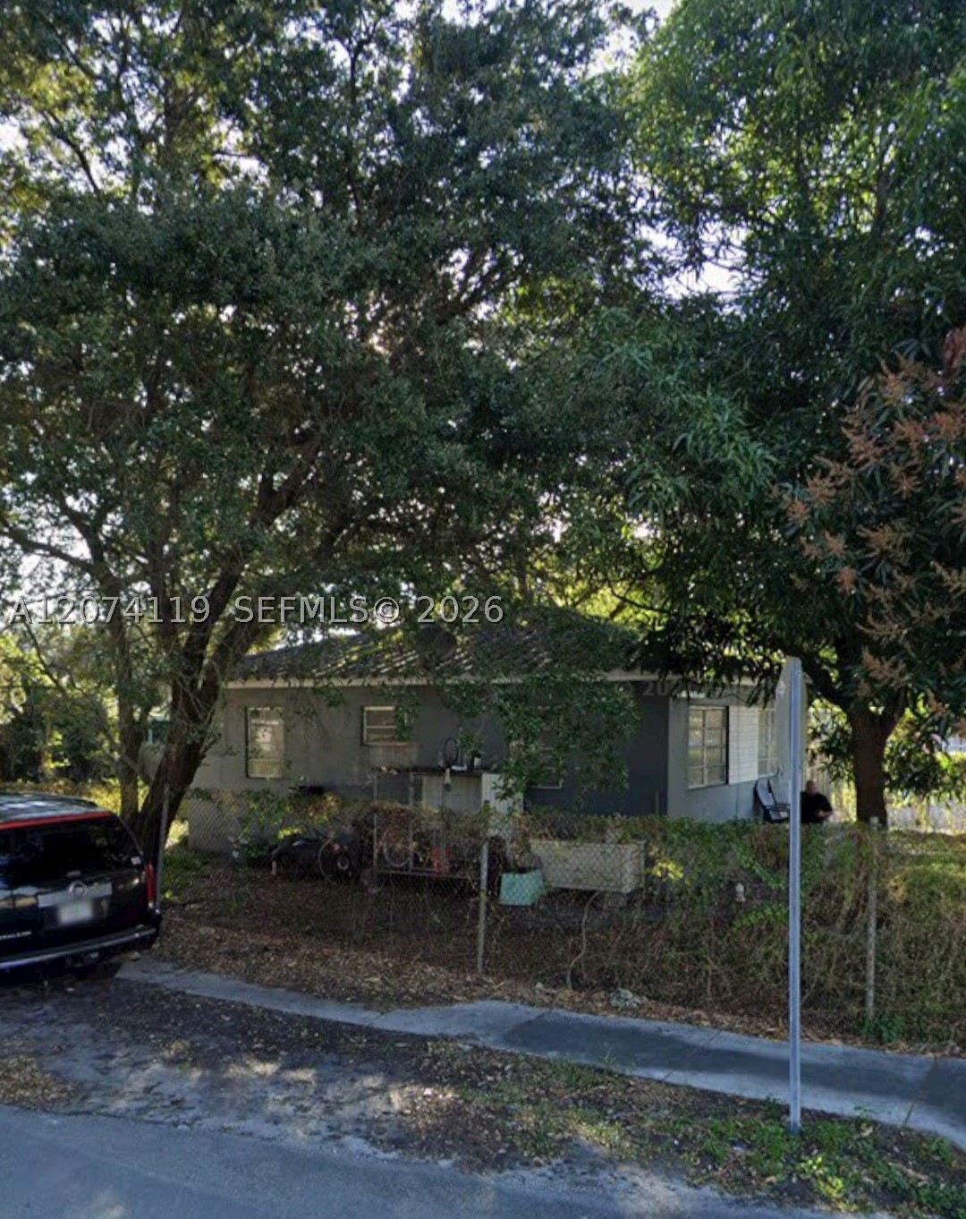 3300 Nw 50th St Property Photo 3