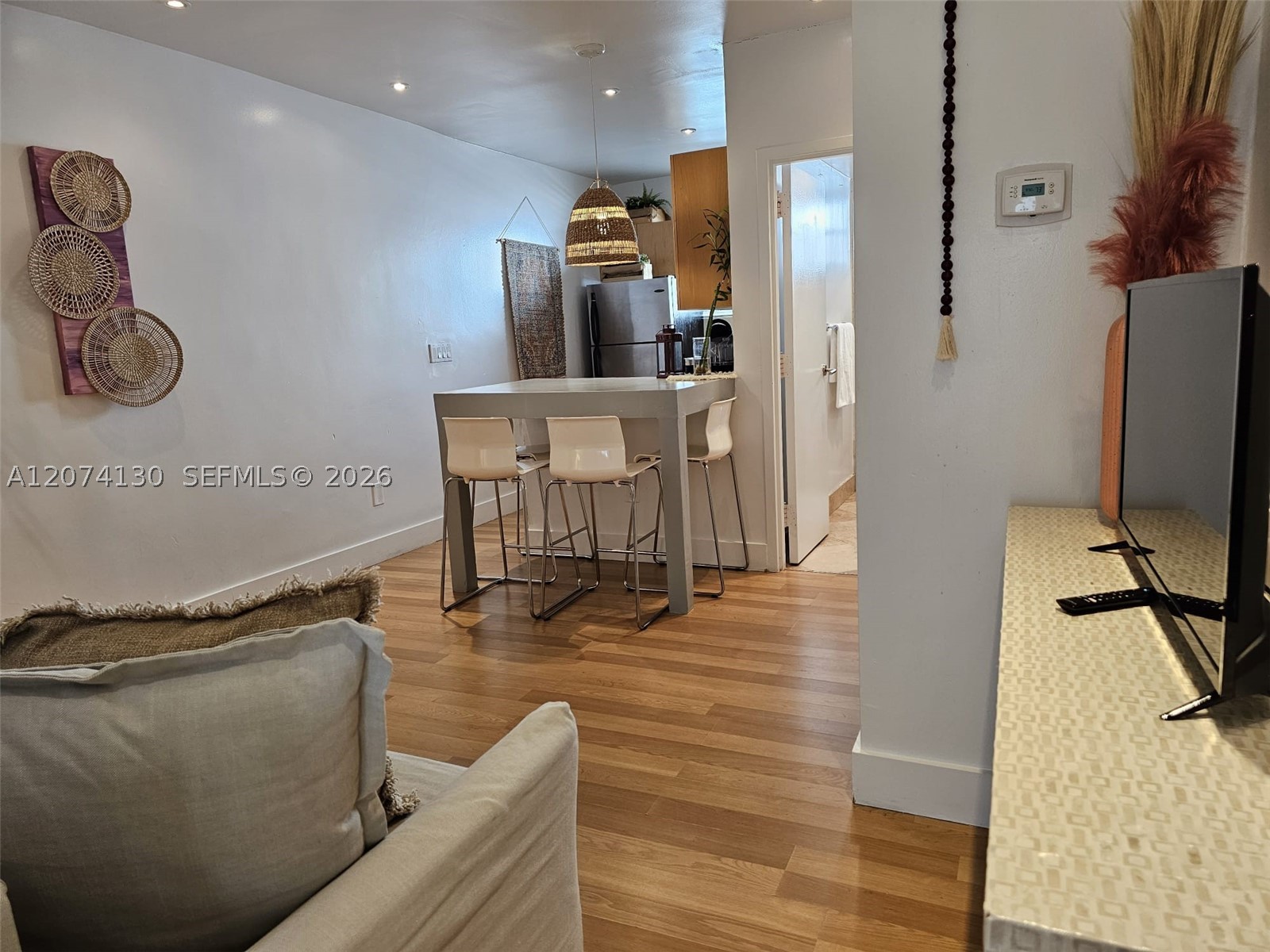 751 Collins Ave 2 Property Photo 4