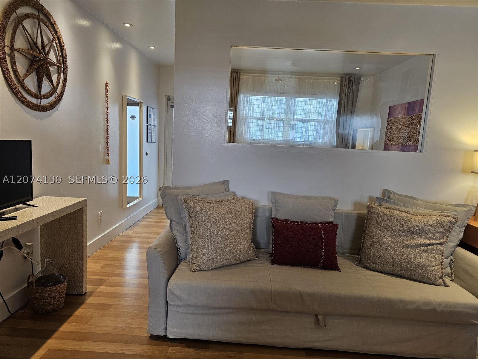 751 Collins Ave 2 Property Photo 6