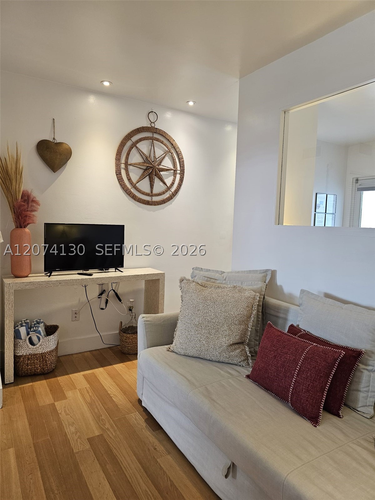 751 Collins Ave 2 Property Photo 7