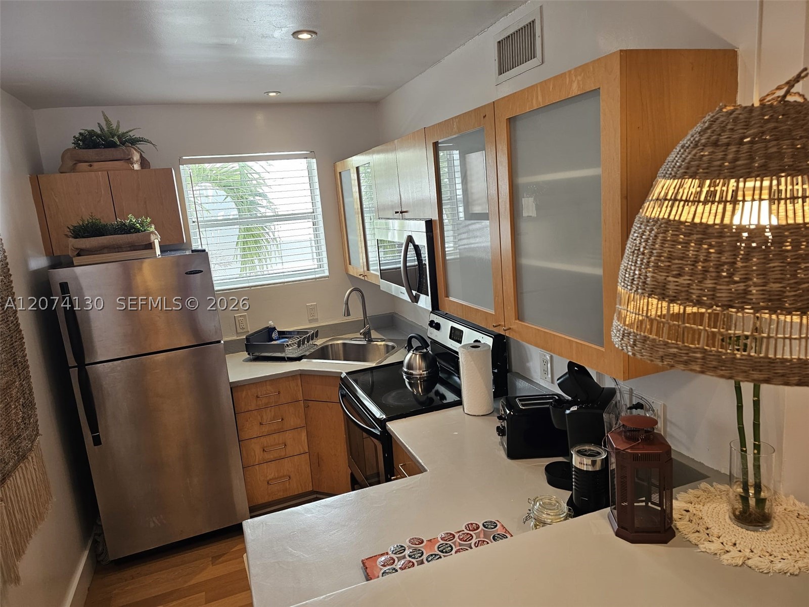 751 Collins Ave 2 Property Photo 15