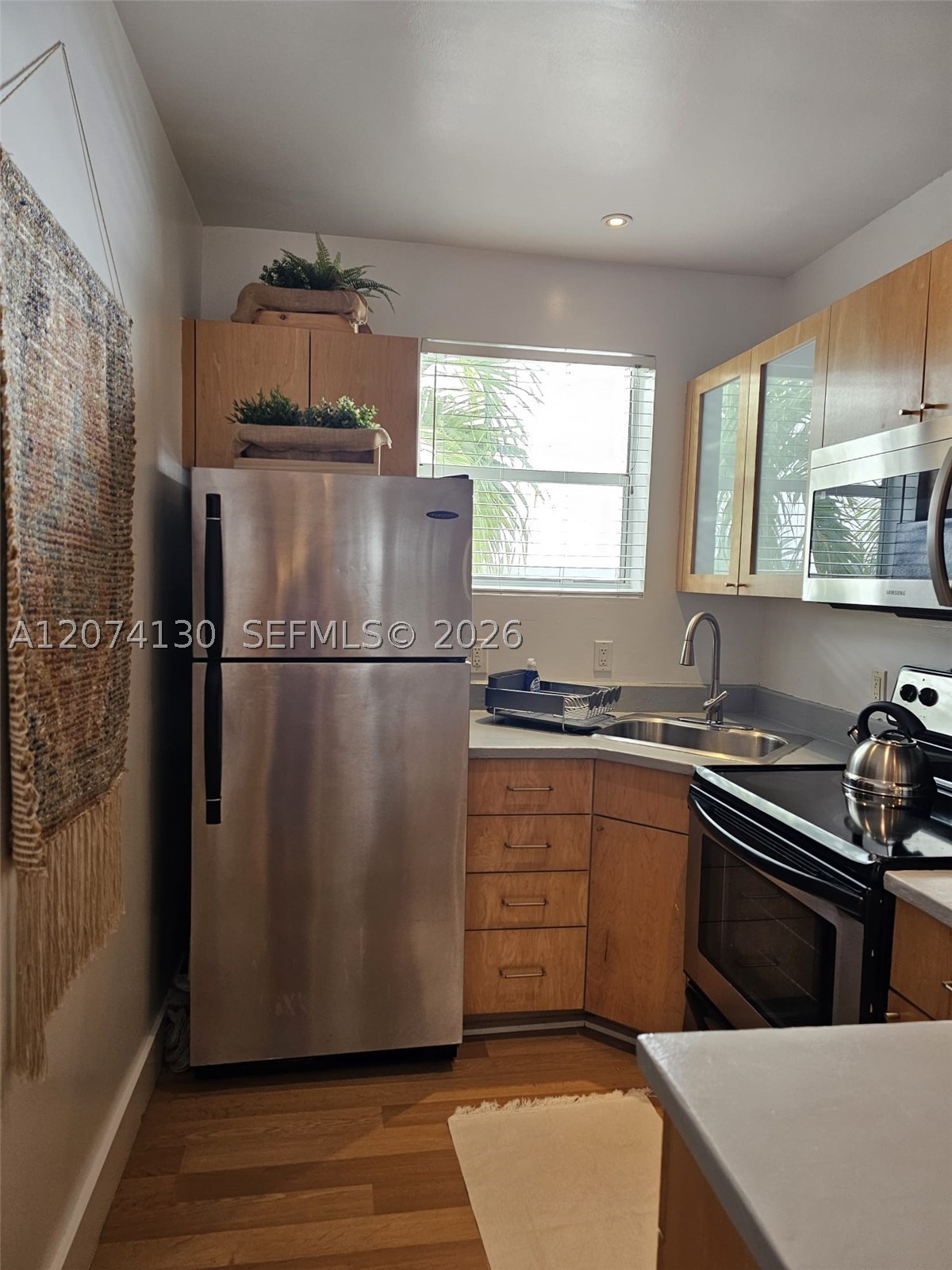 751 Collins Ave 2 Property Photo 16
