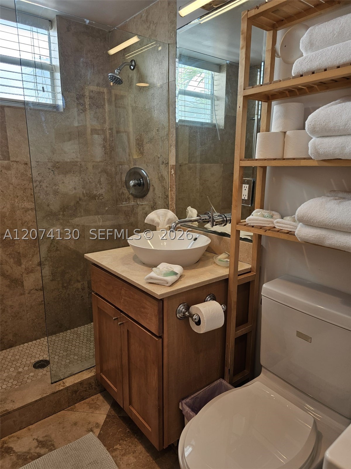 751 Collins Ave 2 Property Photo 21