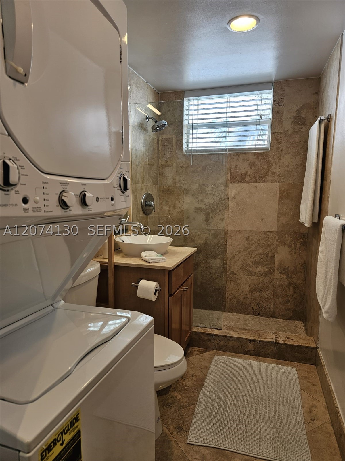 751 Collins Ave 2 Property Photo 23