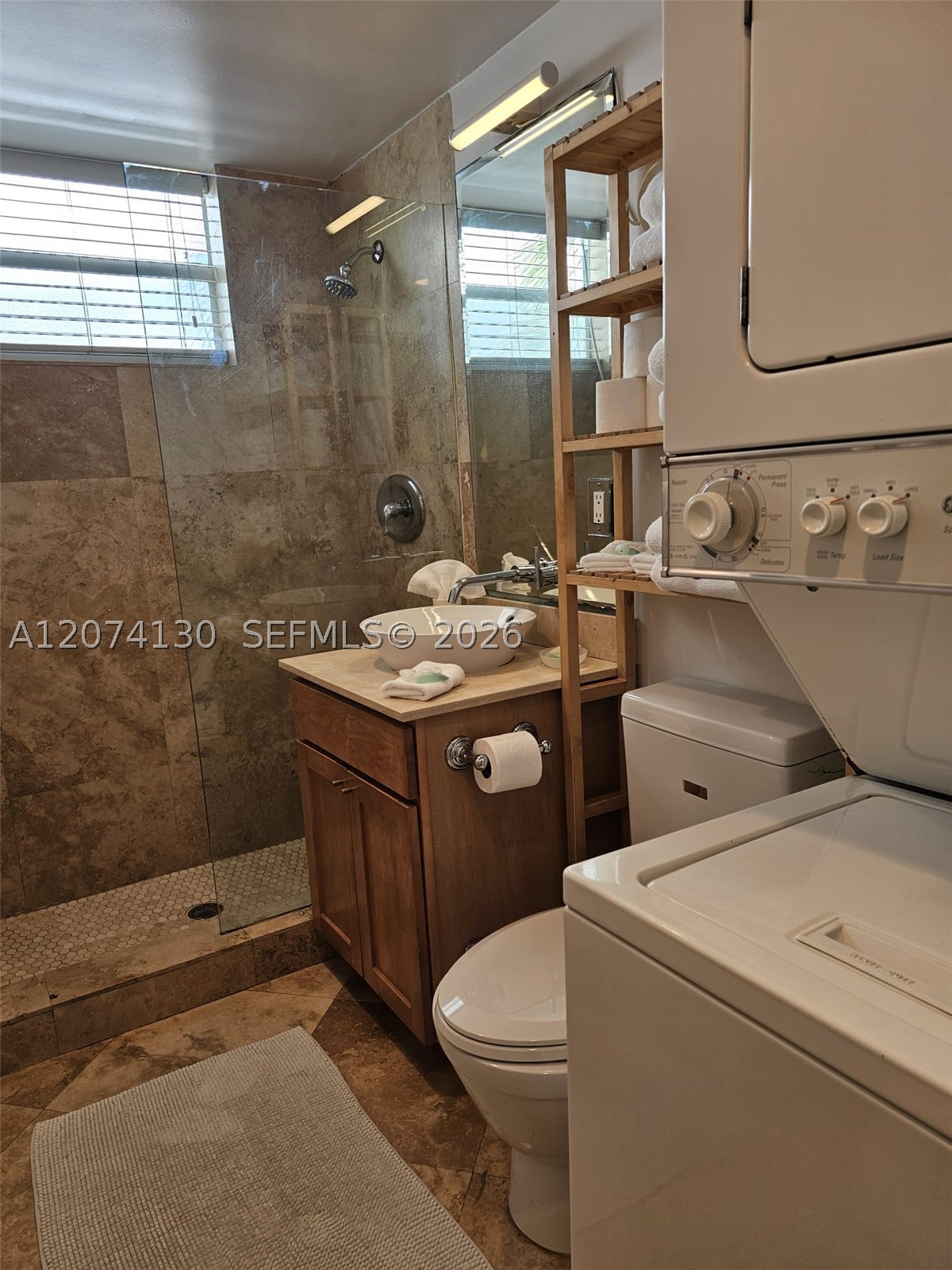 751 Collins Ave 2 Property Photo 24