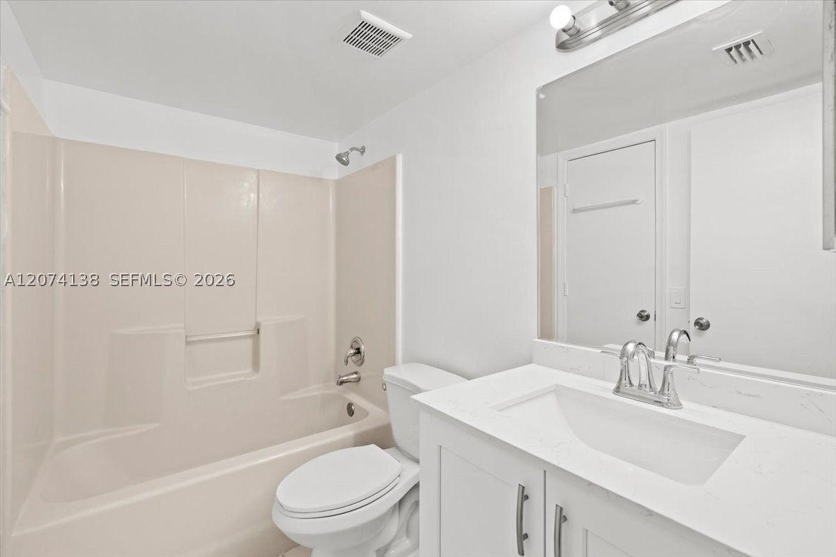 3610 N 56th Ave 219 Property Photo 15