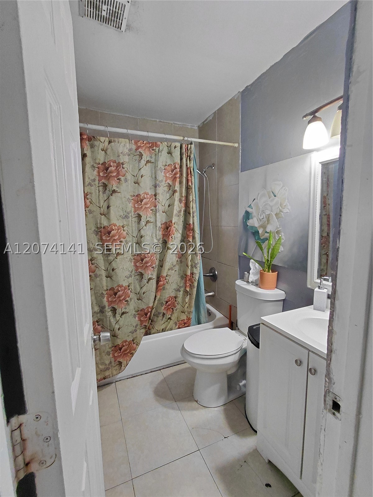 1530 Nw 68th Ter Property Photo 6