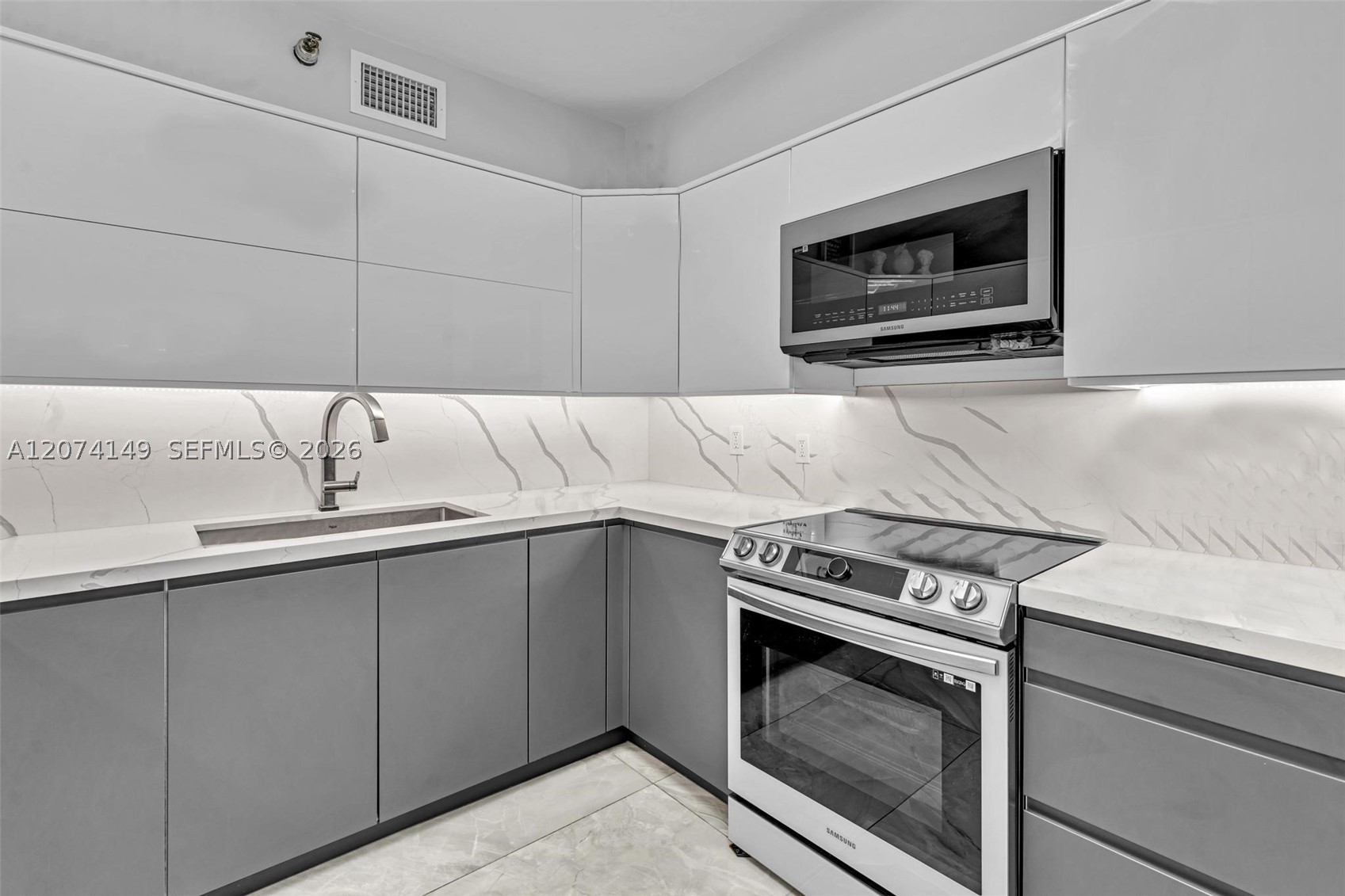 3530 Mystic Pointe Dr 411 Property Photo 11