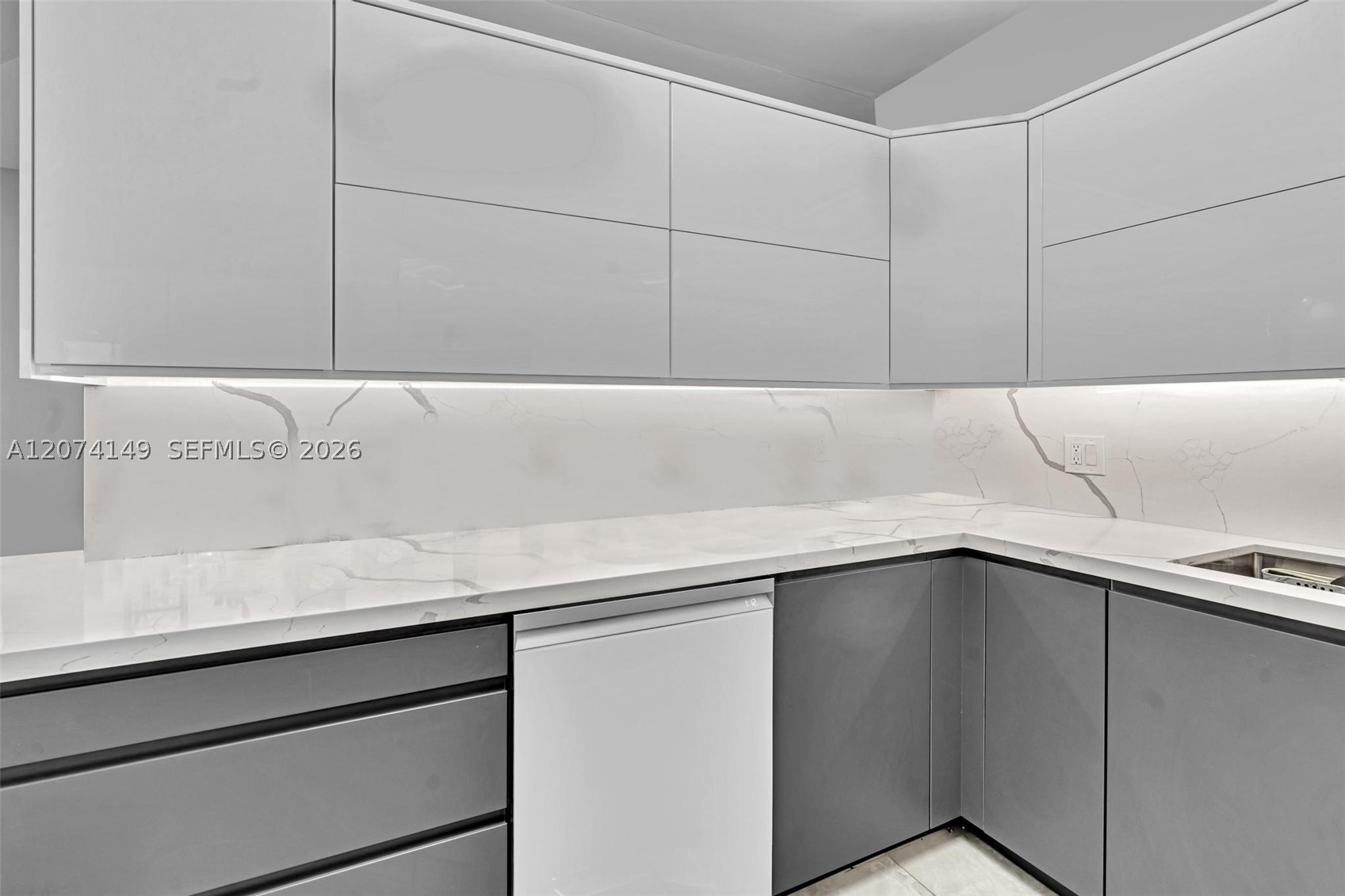 3530 Mystic Pointe Dr 411 Property Photo 12