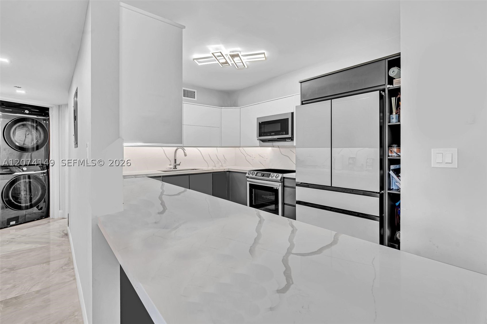 3530 Mystic Pointe Dr 411 Property Photo 16