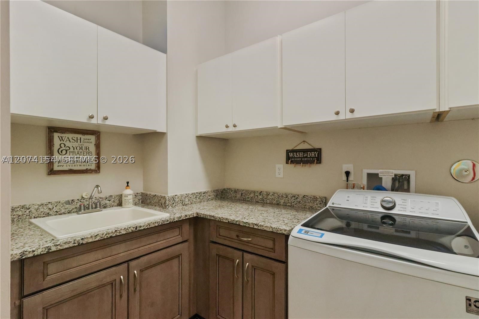 11812 S Cantal Cir S Property Photo 16