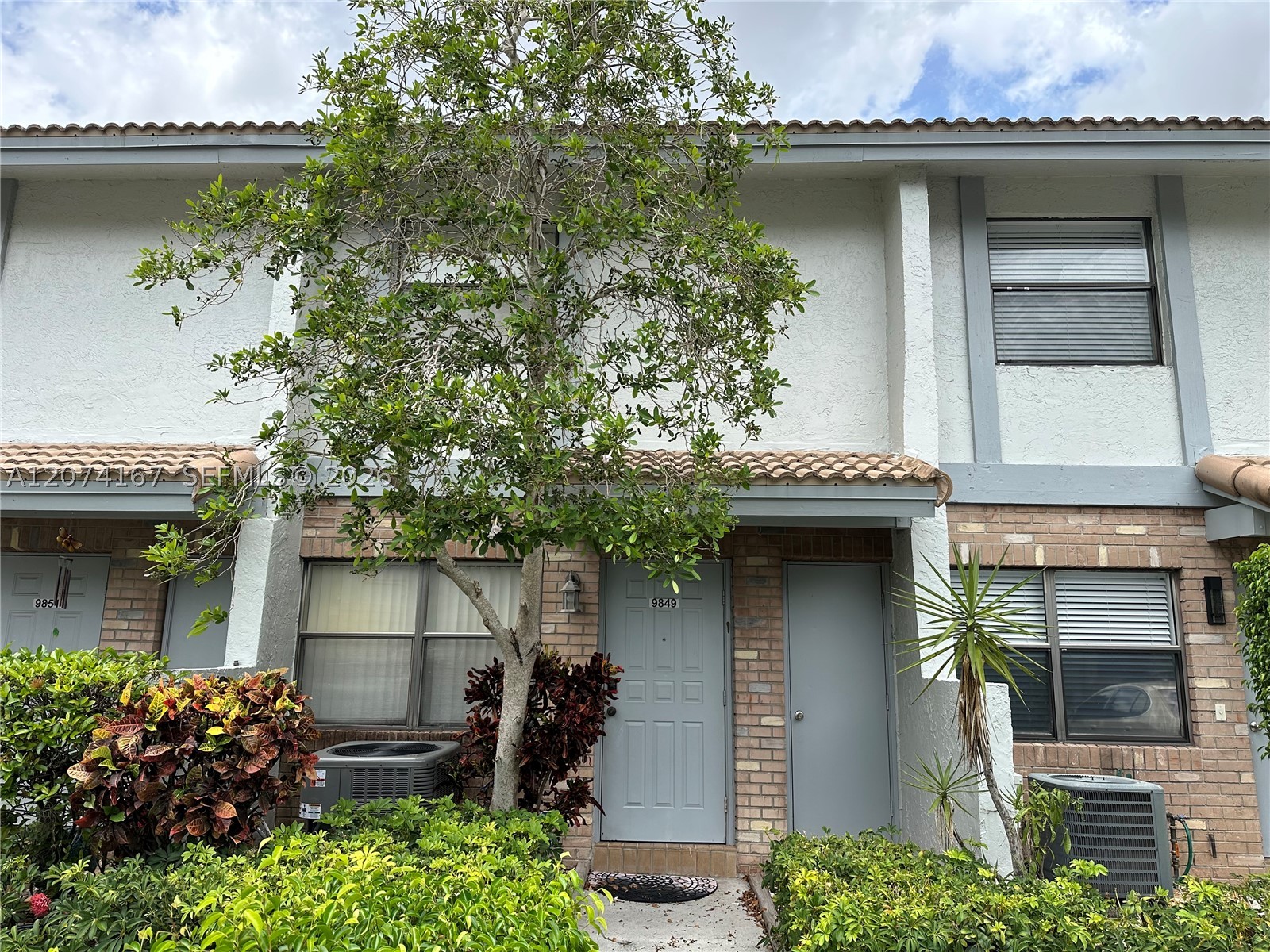 9849 S Riverside Dr 8-26 Property Photo 1
