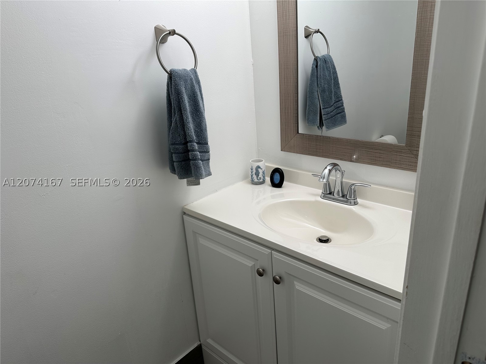 9849 S Riverside Dr 8-26 Property Photo 16
