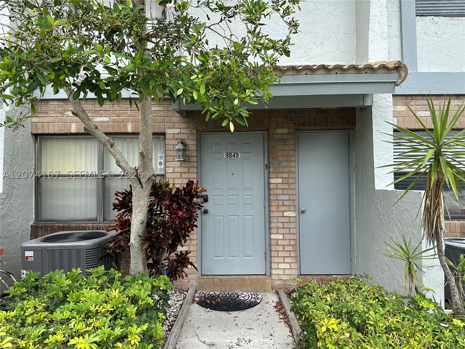9849 S Riverside Dr 8-26 Property Photo 30