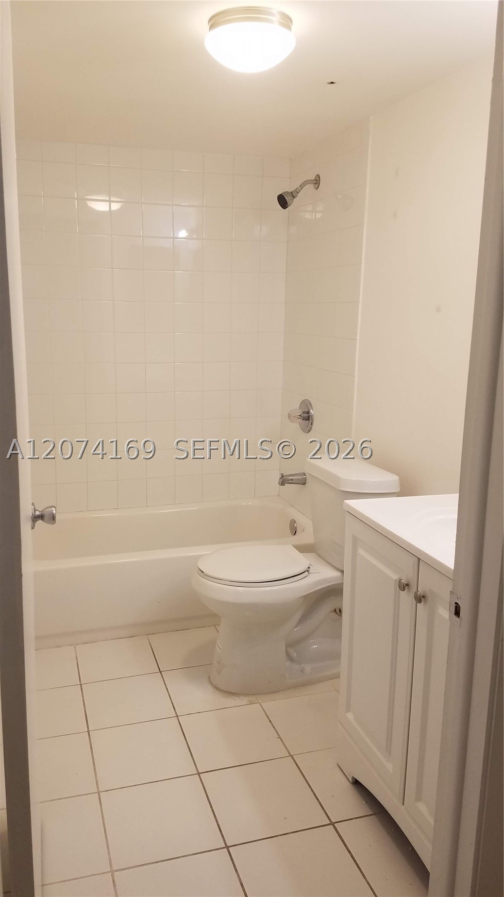 8100 Geneva Ct 438 Property Photo 6
