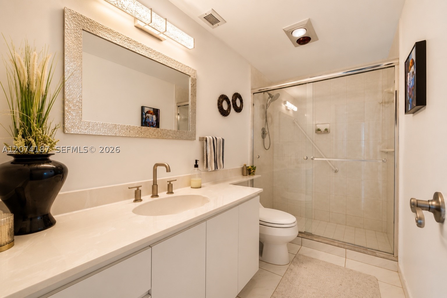300 Bayview Dr 807 Property Photo 15