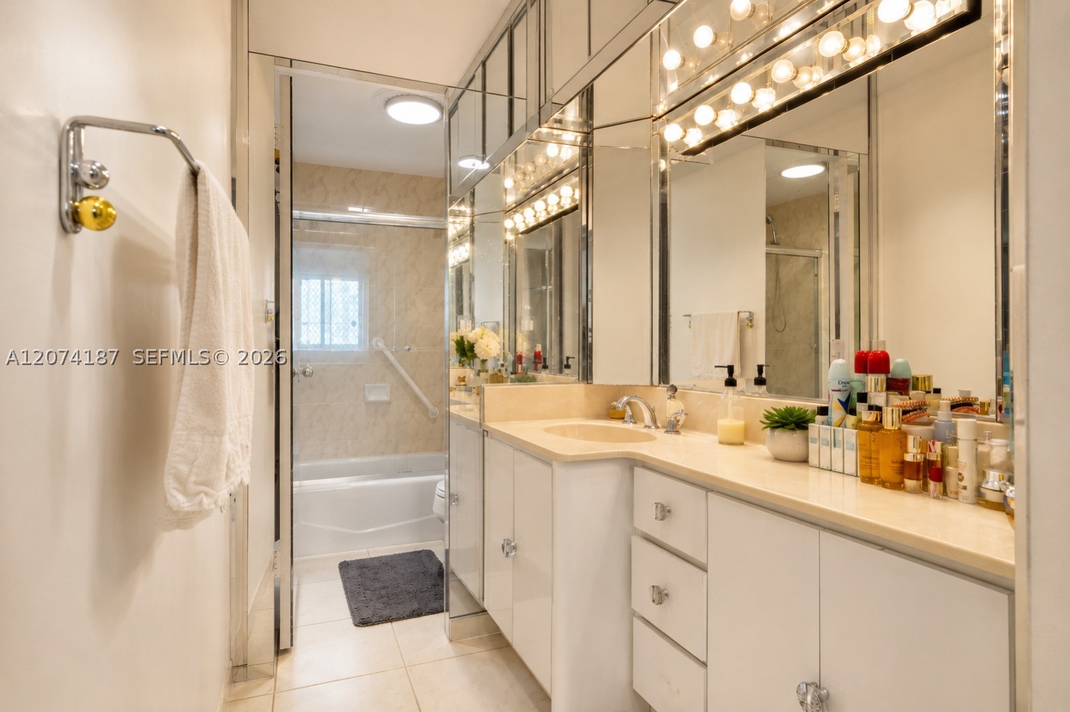 300 Bayview Dr 807 Property Photo 16