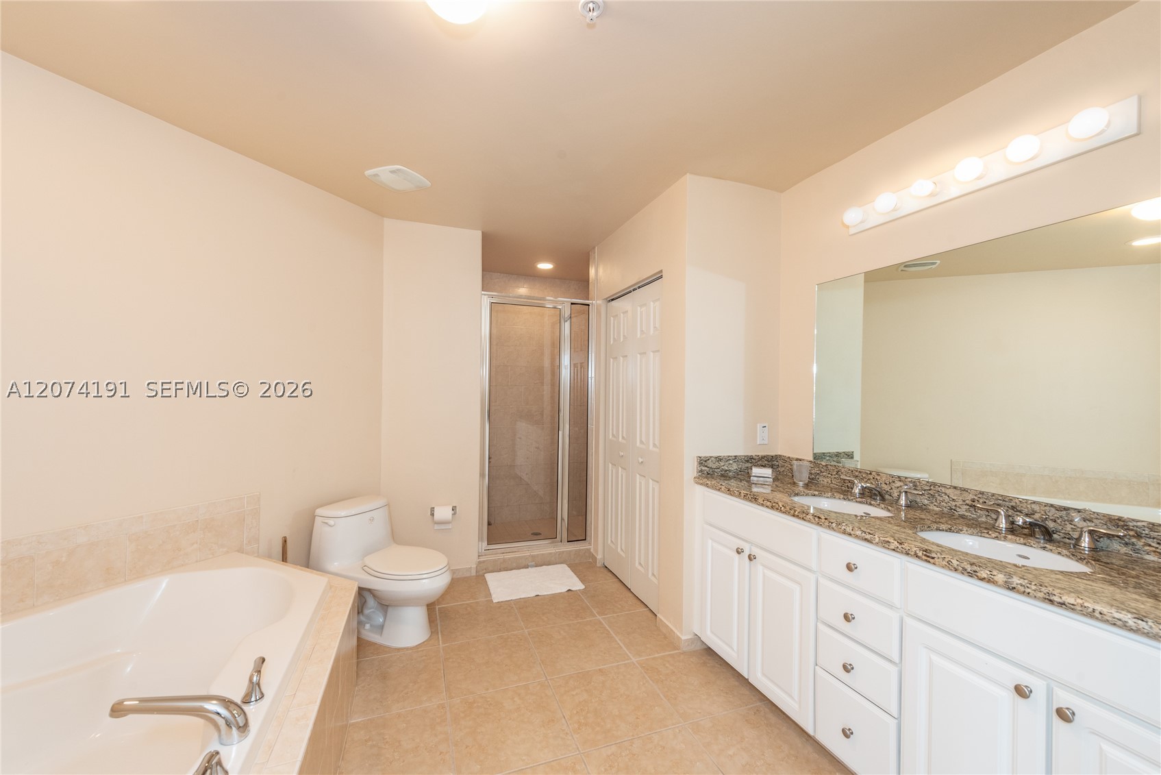 3001 Ne 185th St 417 Property Photo 16