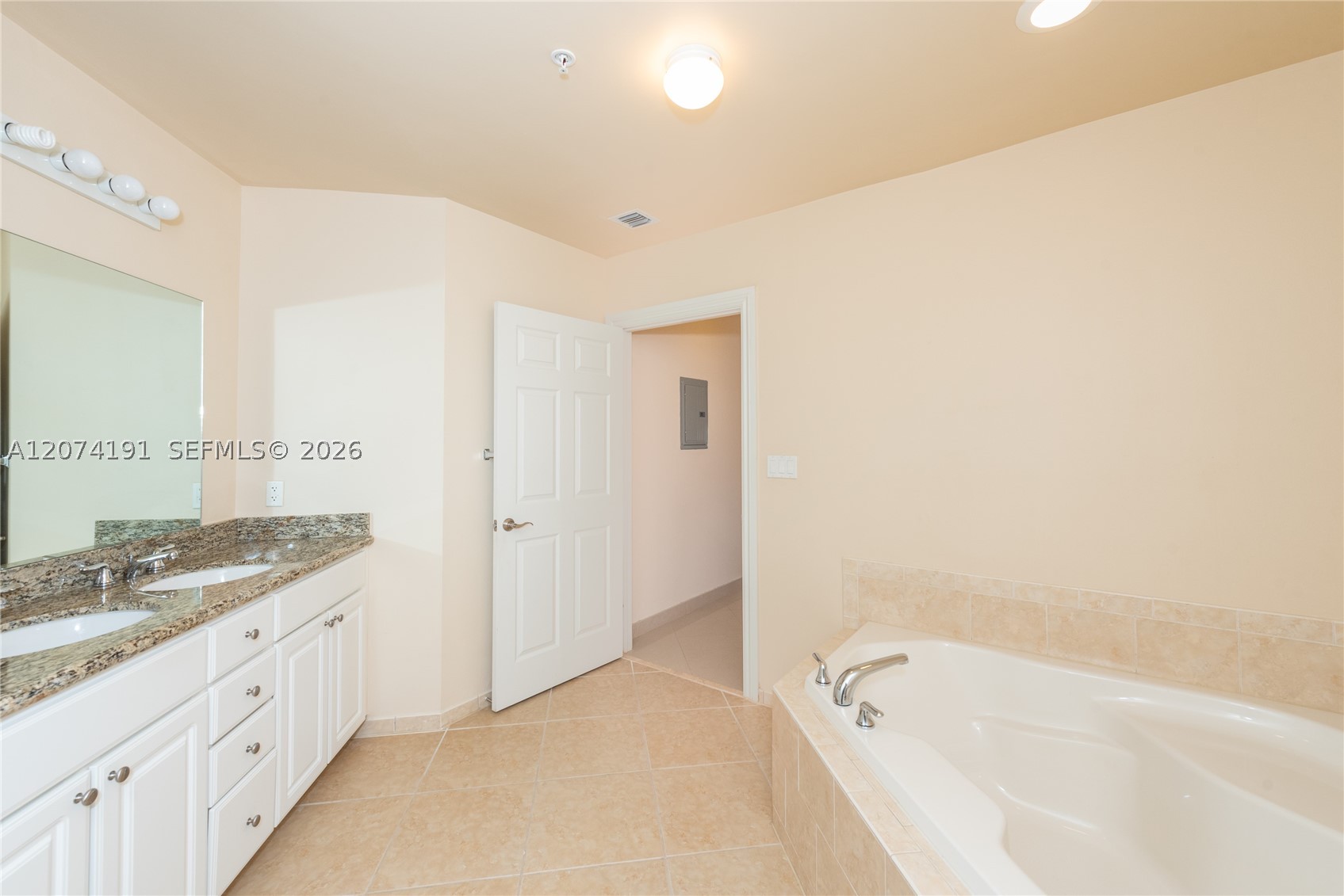 3001 Ne 185th St 417 Property Photo 17