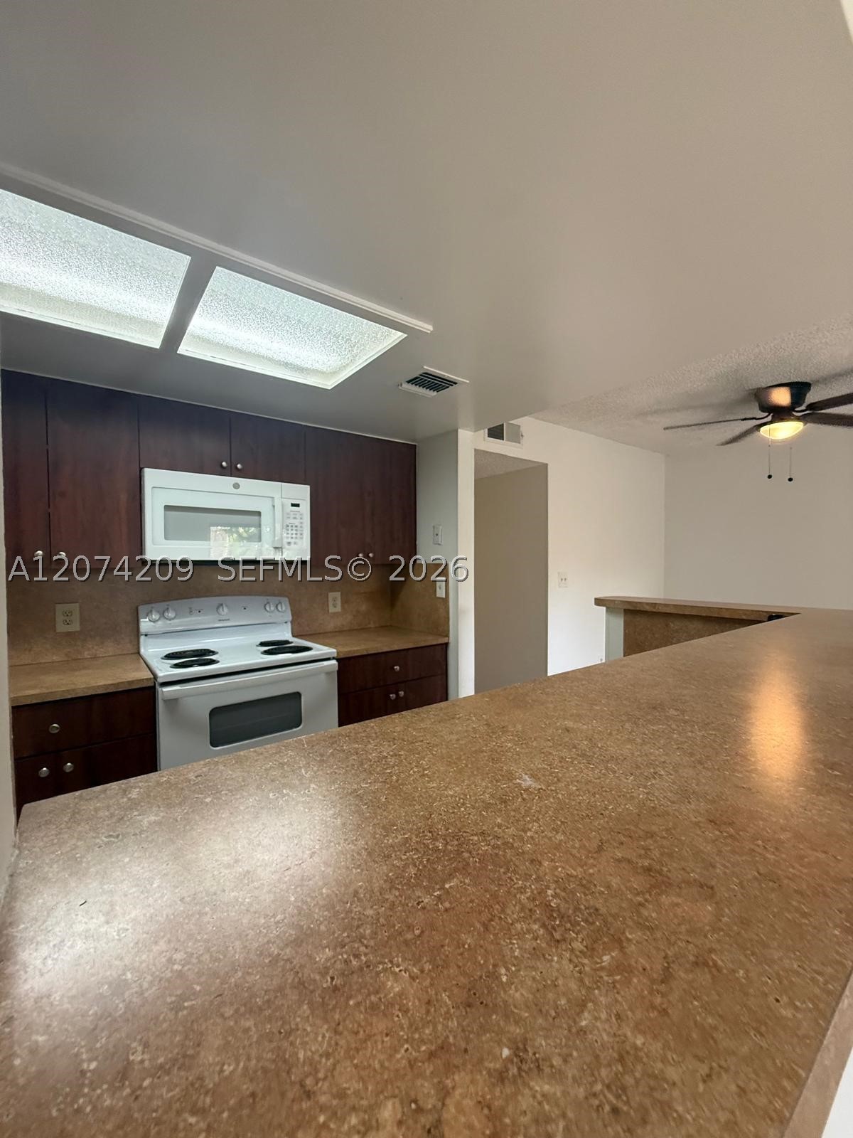 3228 Coral Lake Dr 3228 Property Photo 16