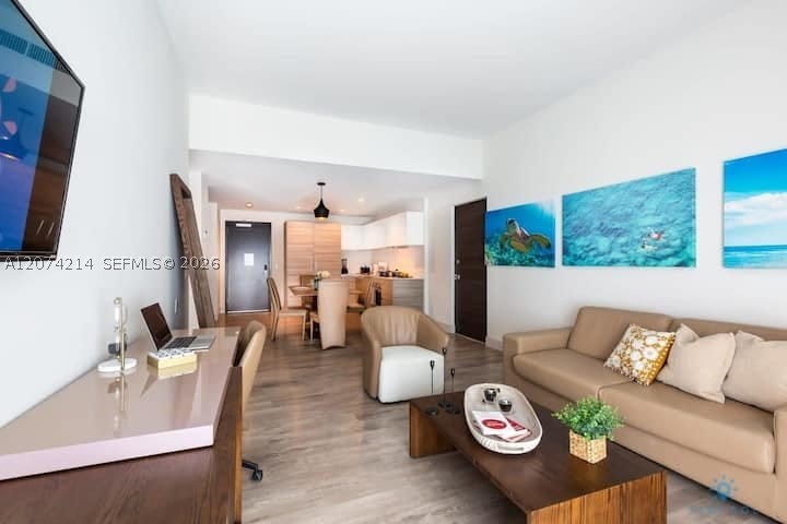 777 N Ocean Dr N423 Property Photo 4
