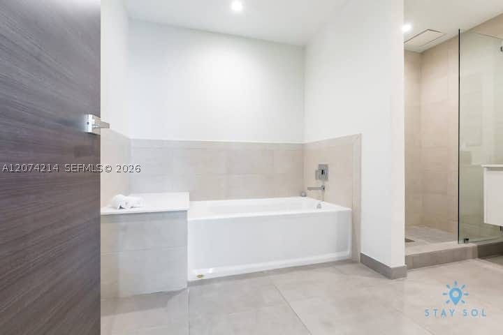 777 N Ocean Dr N423 Property Photo 11