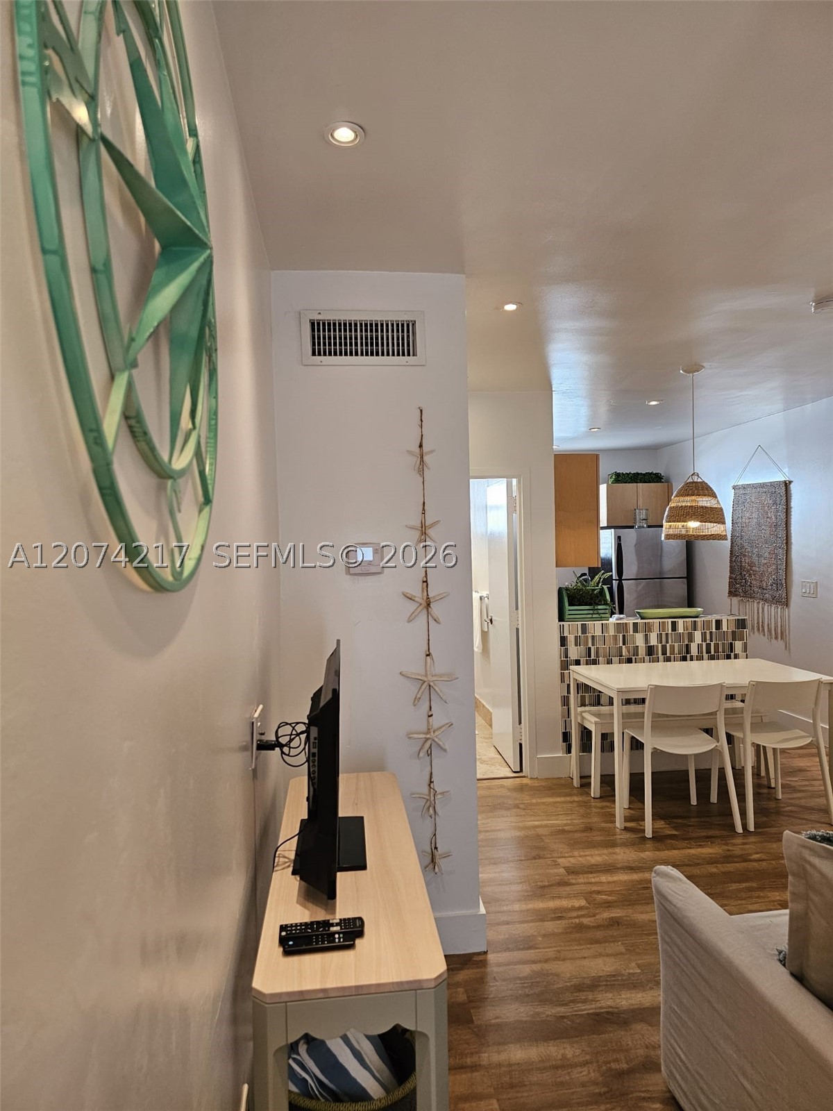 751 Collins Ave 3 Property Photo 7