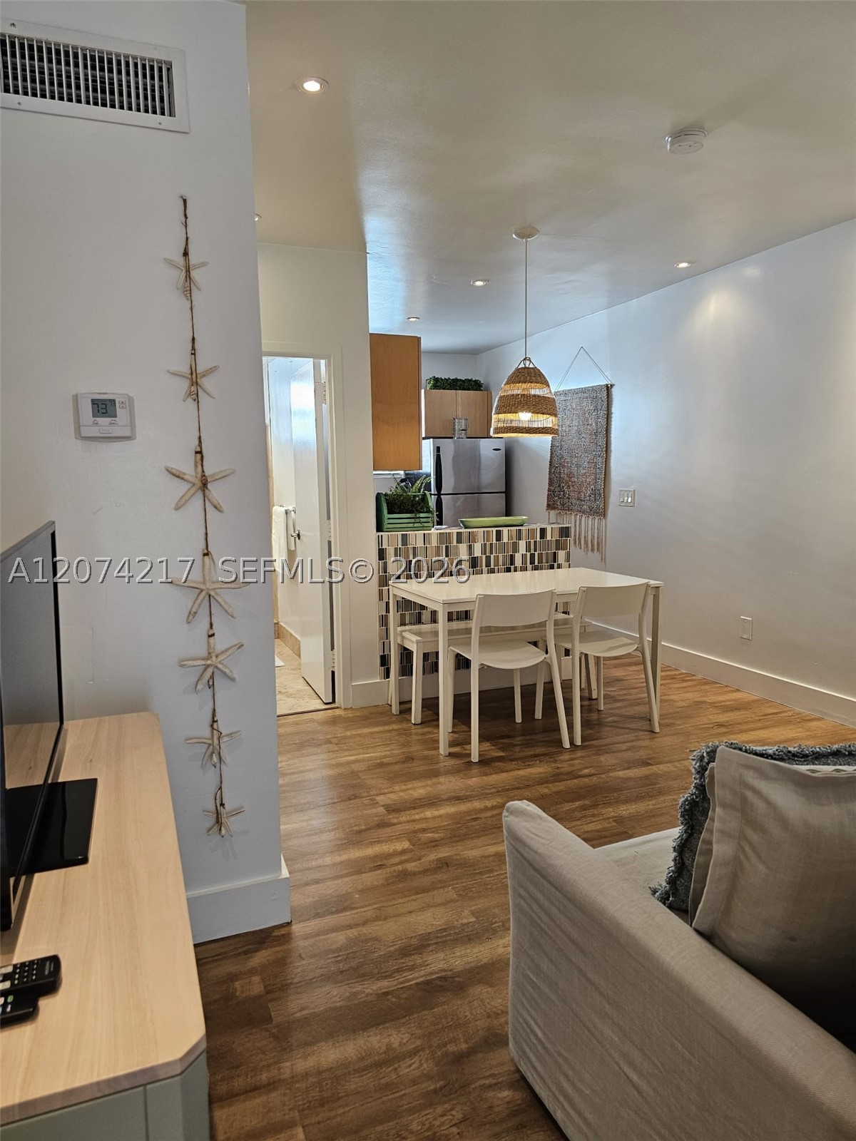 751 Collins Ave 3 Property Photo 9