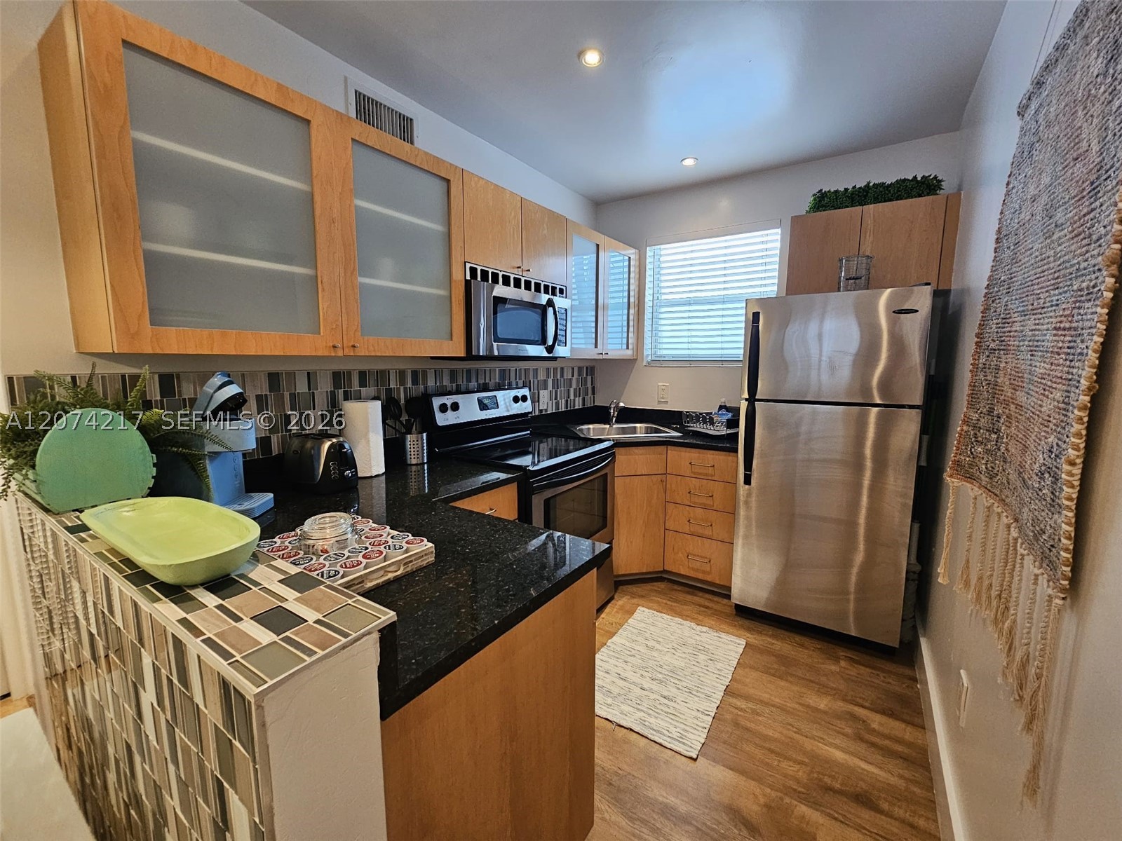 751 Collins Ave 3 Property Photo 17