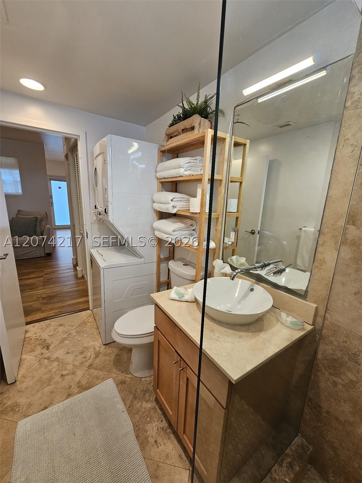 751 Collins Ave 3 Property Photo 27