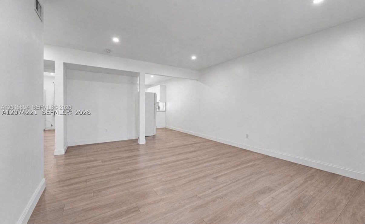 8550 Byron Ave 2g Property Photo 10