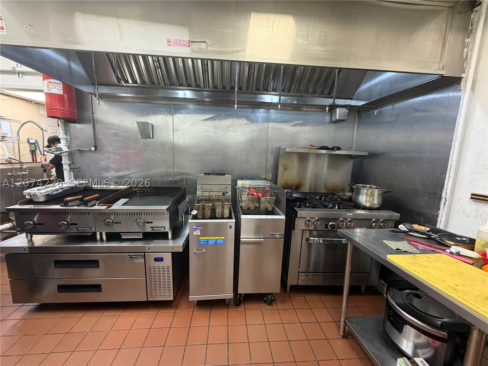 Restaurant E For Sale Property Photo 11
