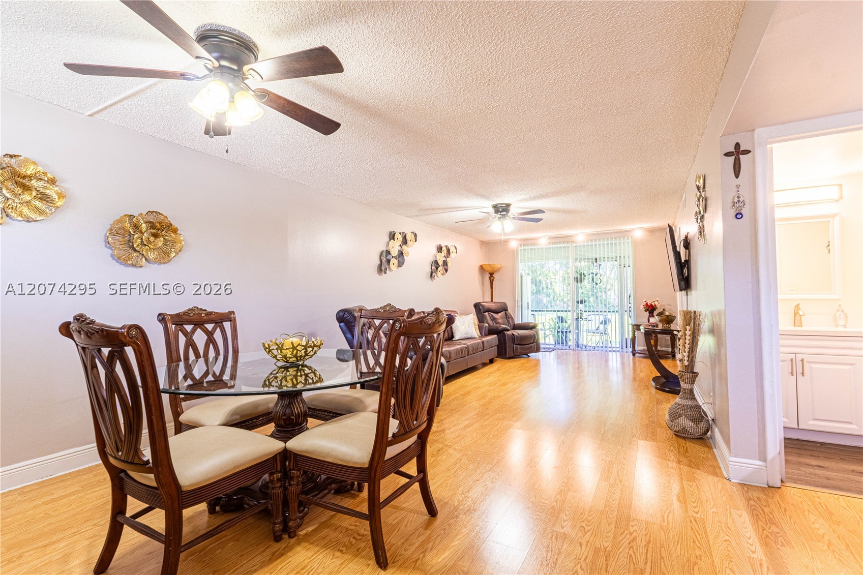 300 S Hollybrook Dr 105 Property Photo 4