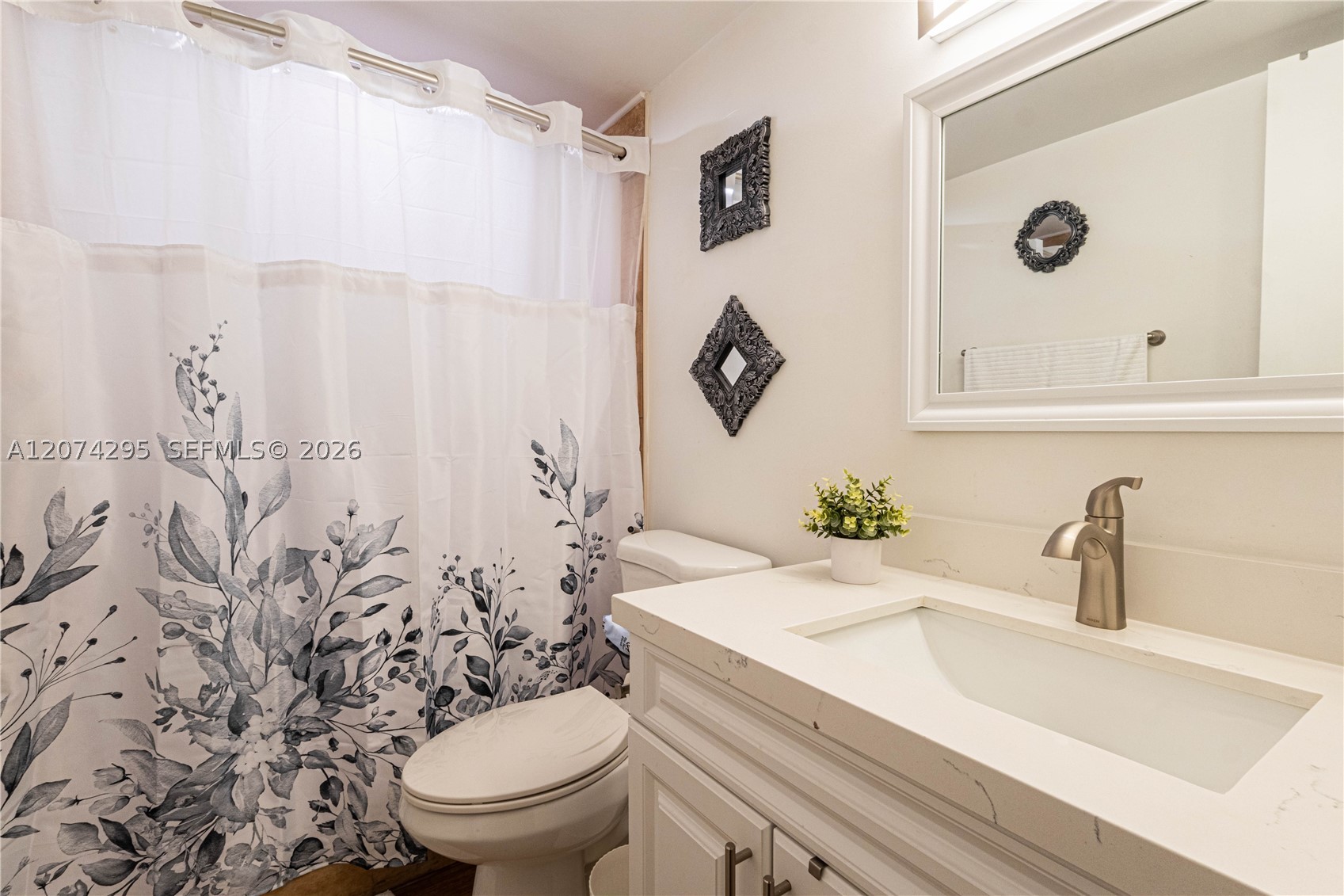 300 S Hollybrook Dr 105 Property Photo 11