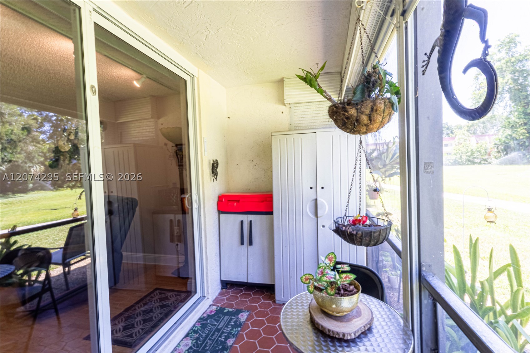 300 S Hollybrook Dr 105 Property Photo 13