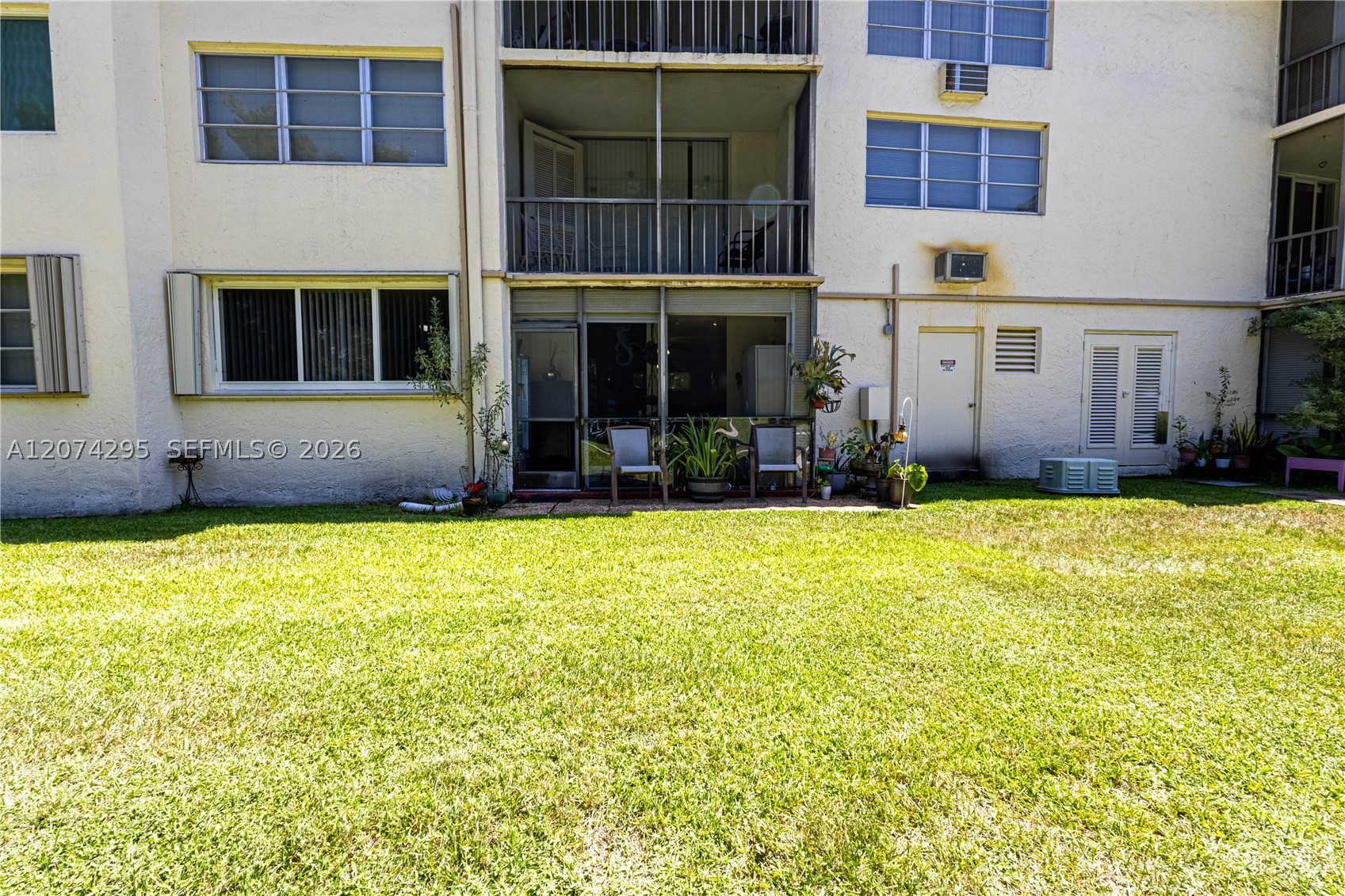 300 S Hollybrook Dr 105 Property Photo 14