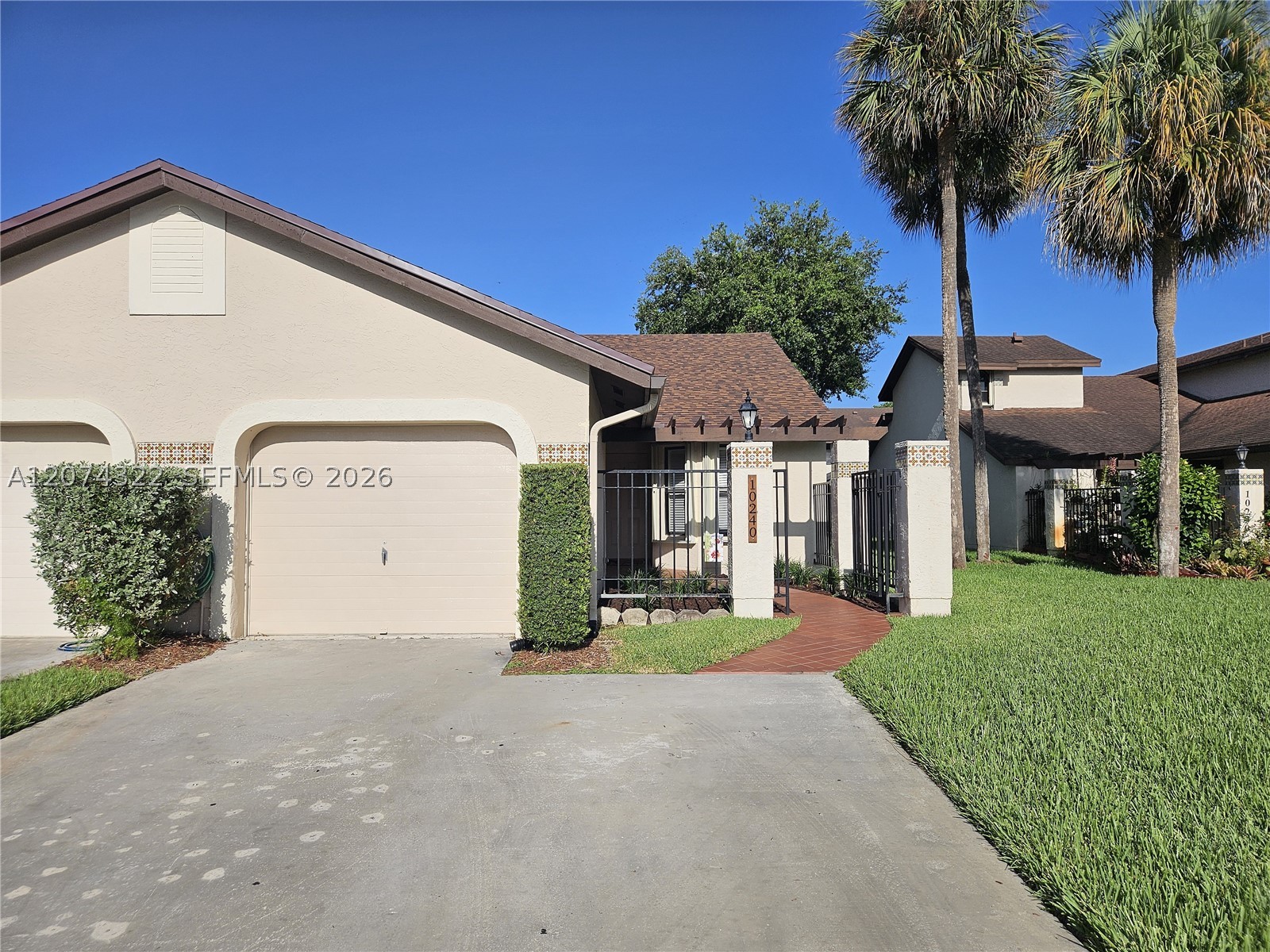10240 SW 137th Ct Property Photo 1