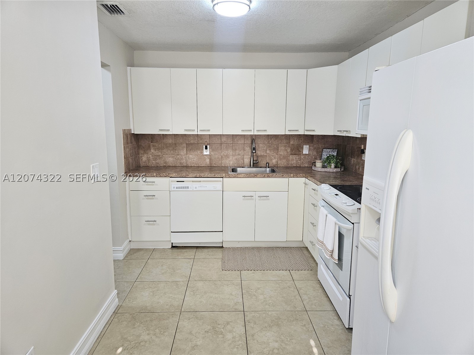 10240 Sw 137th Ct Property Photo 9