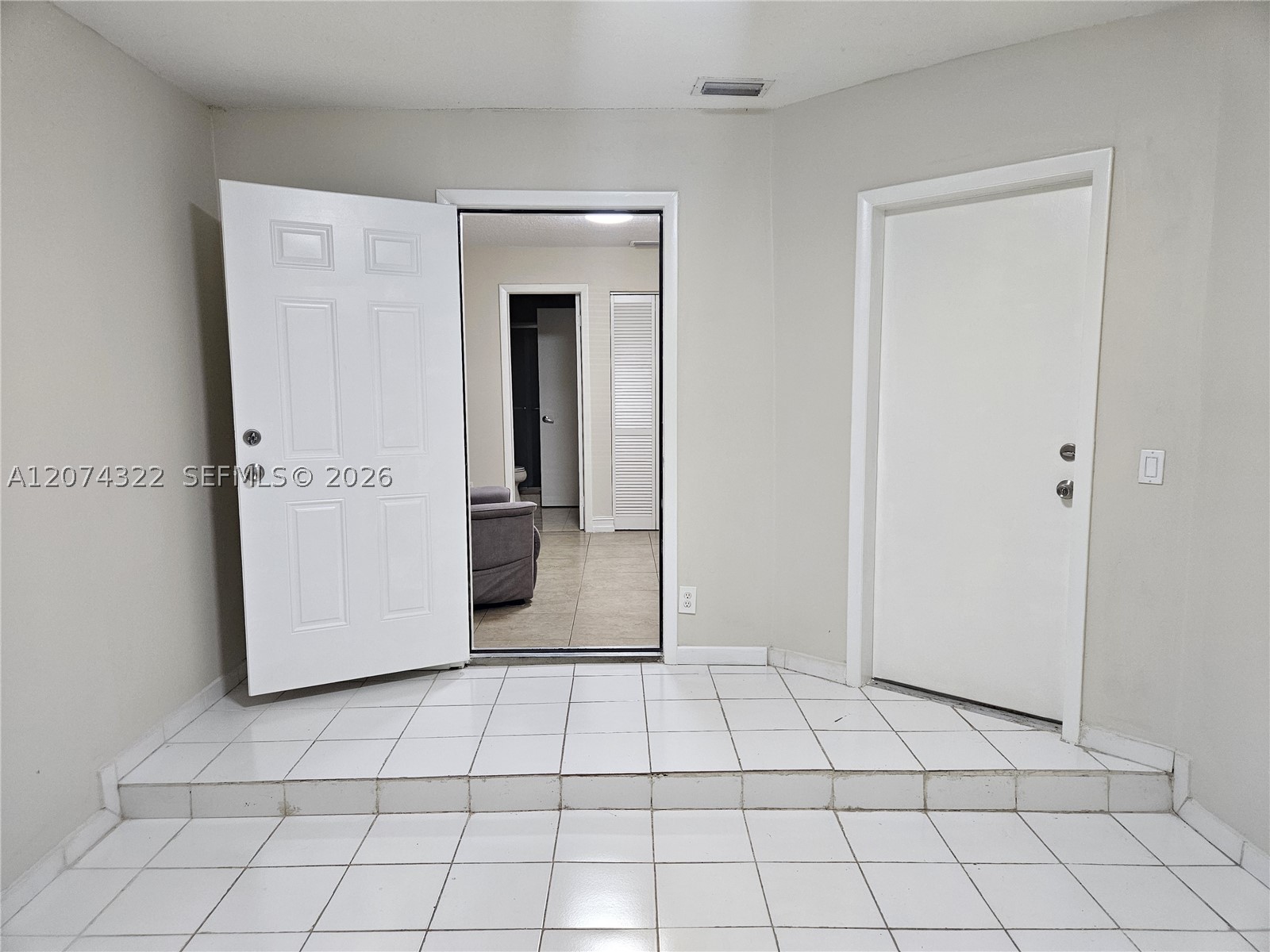 10240 Sw 137th Ct Property Photo 12