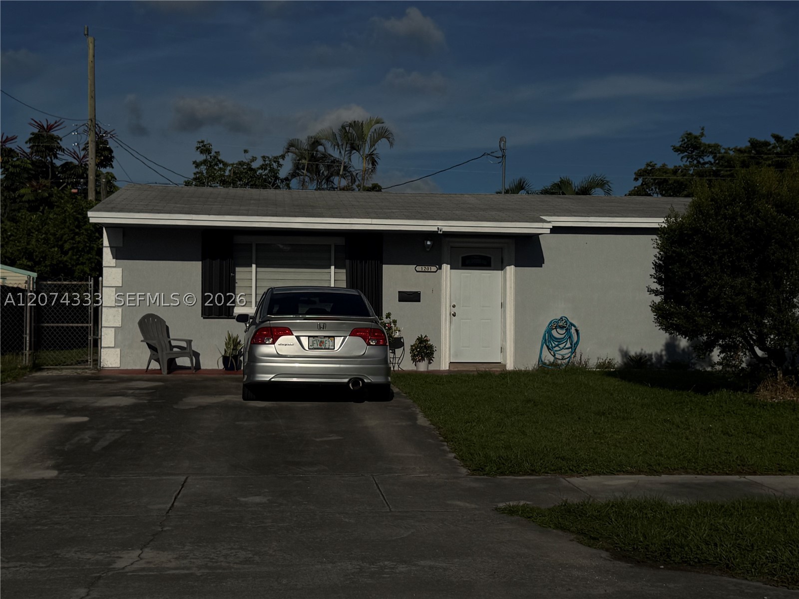 1201 N 70th Way Property Photo 1