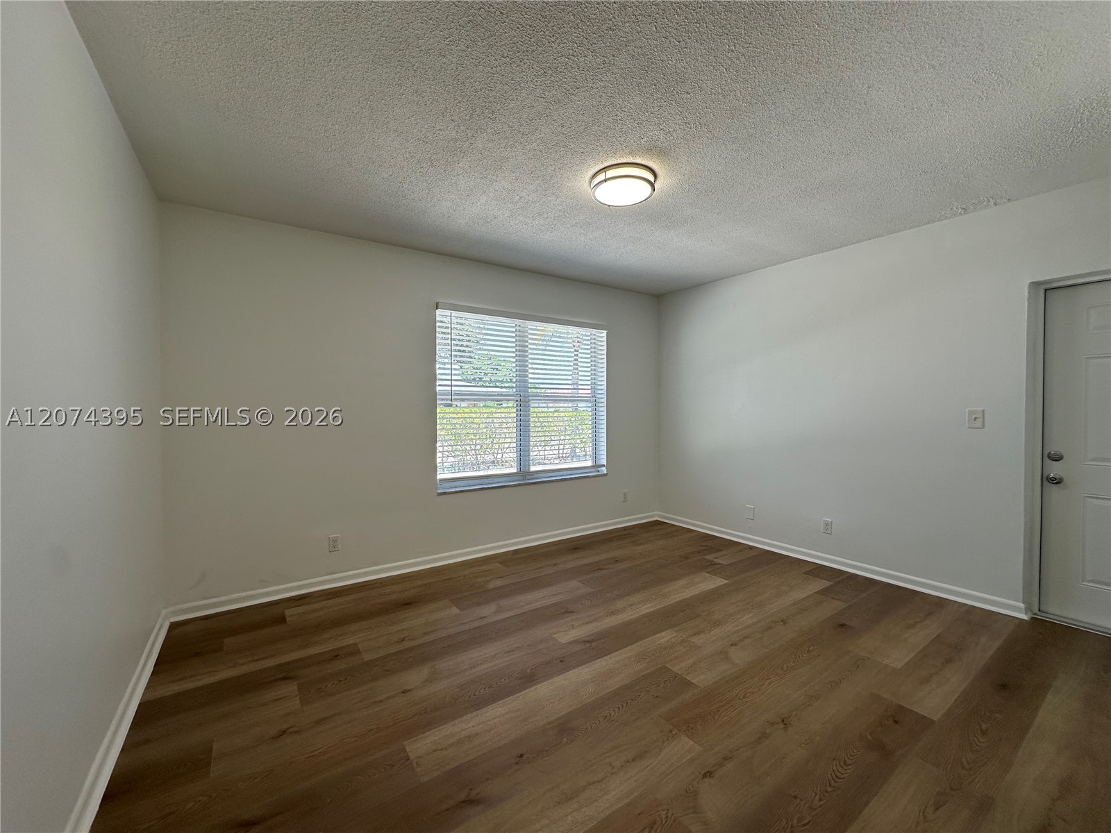 2822 Van Buren St 101 Property Photo 6