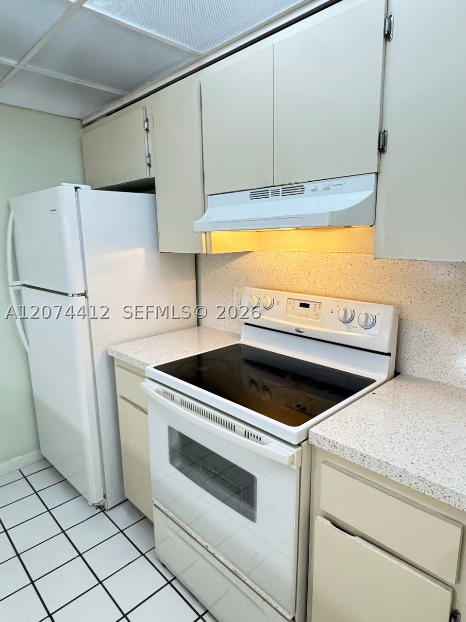 8120 Geneva Ct 250 Property Photo 6
