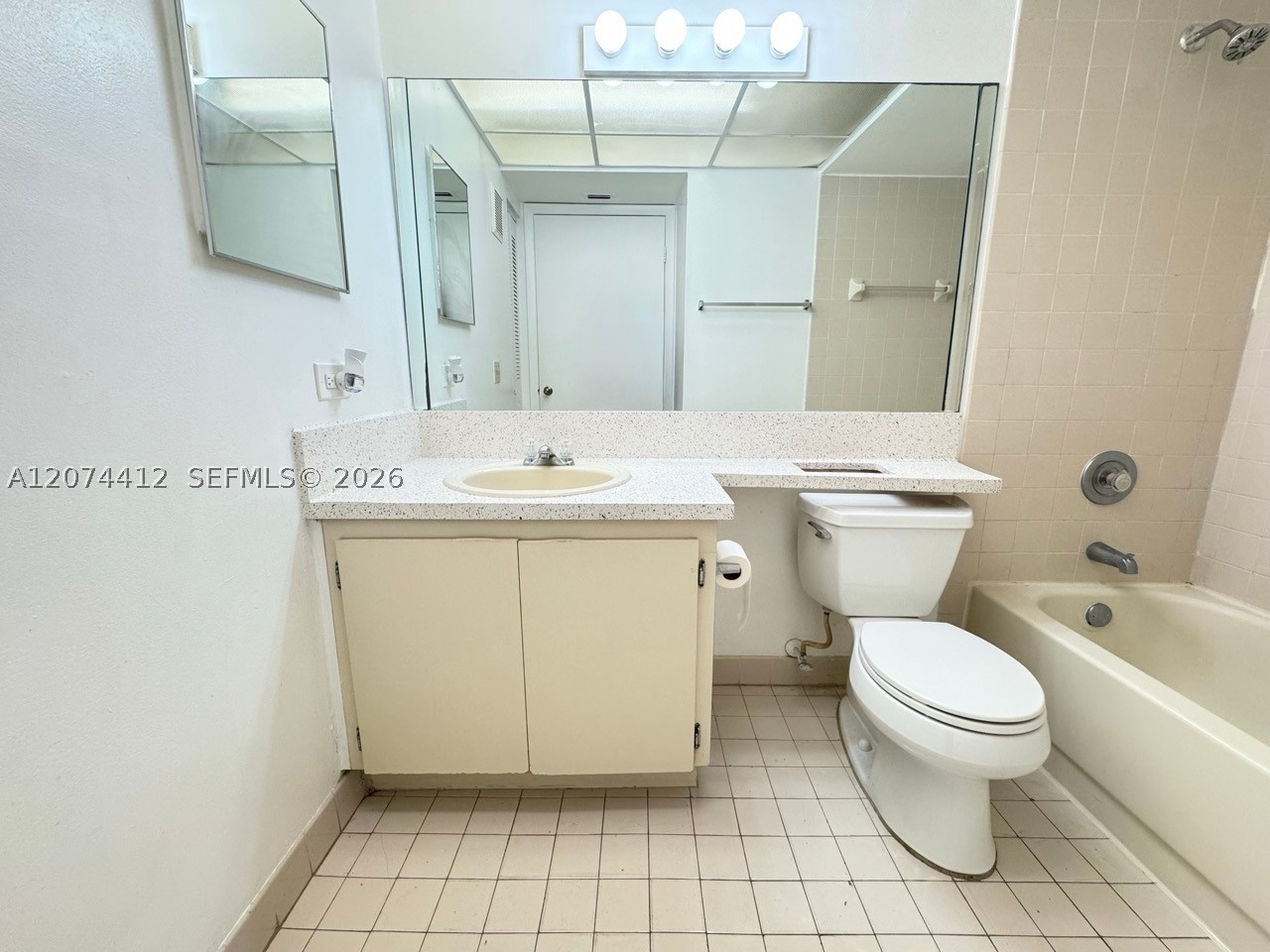 8120 Geneva Ct 250 Property Photo 15