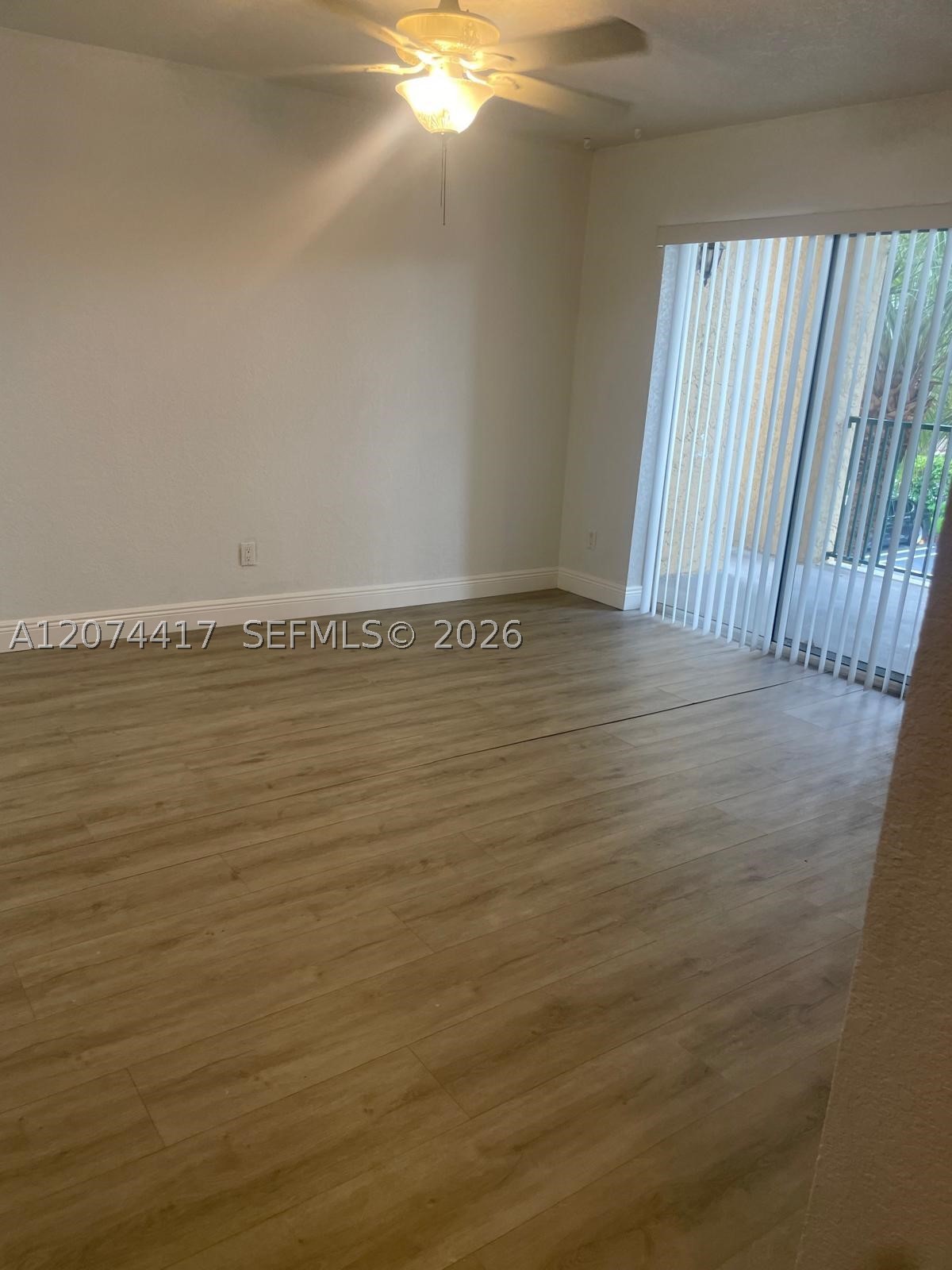 927 Riverside Dr 320 Property Photo 5