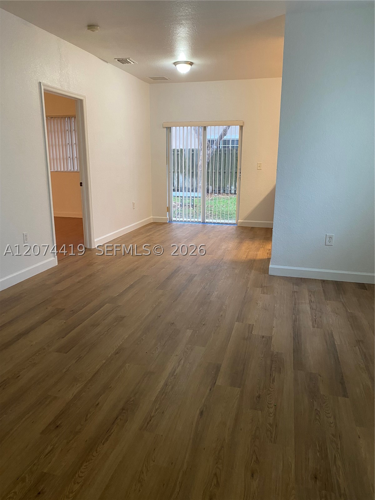 A12074419 Property Photo 4