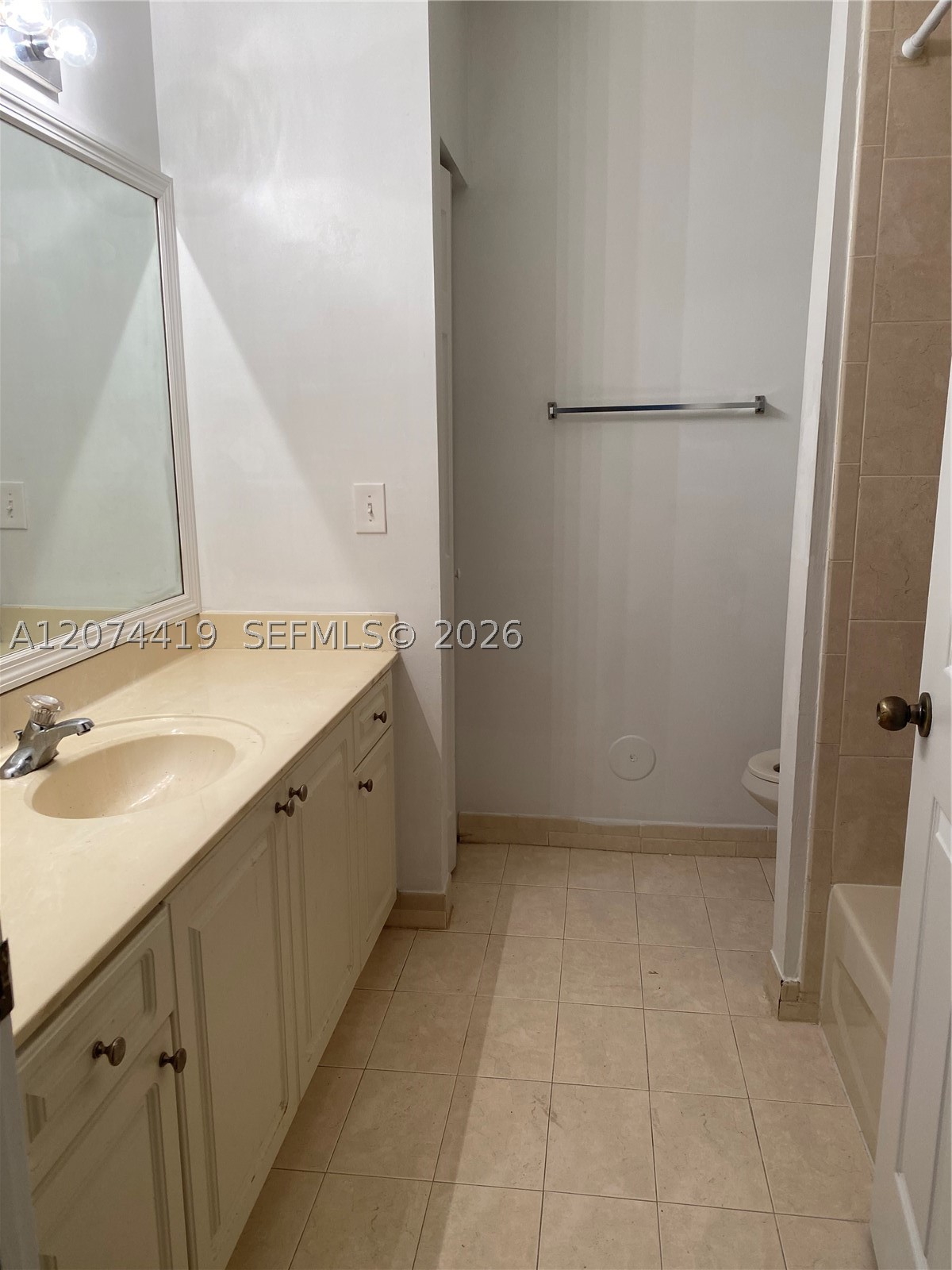 A12074419 Property Photo 8